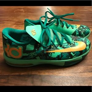 Green KD Sneakers!